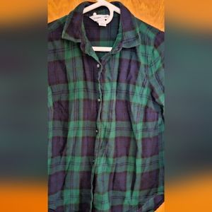 Old Navy watch plaid flannel button-down shirt.